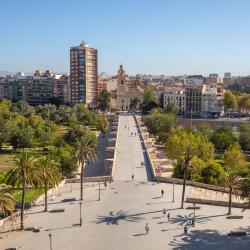 Valencia Accommodation Los Angeles