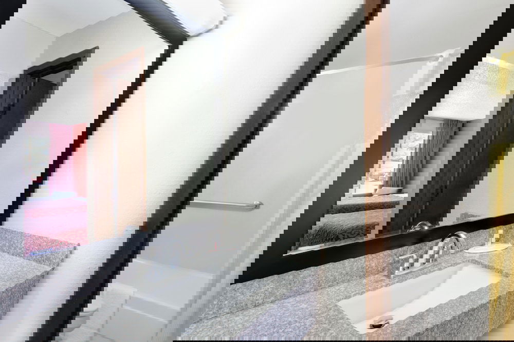 Days Inn By Wyndham Cullman - thumb 2