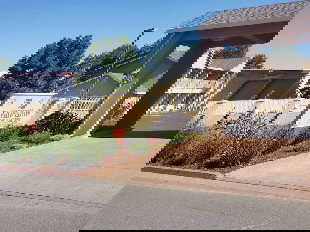 Fairview Inn And Suites - thumb 0