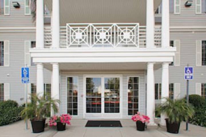 Best Western Luxury Inn - thumb 0