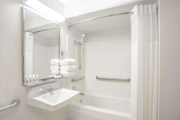 Baymont By Wyndham Freeport - thumb 6