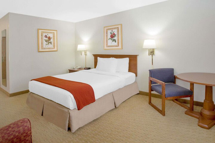 Baymont By Wyndham Freeport - thumb 3