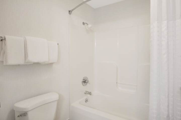 Baymont By Wyndham Freeport - thumb 4