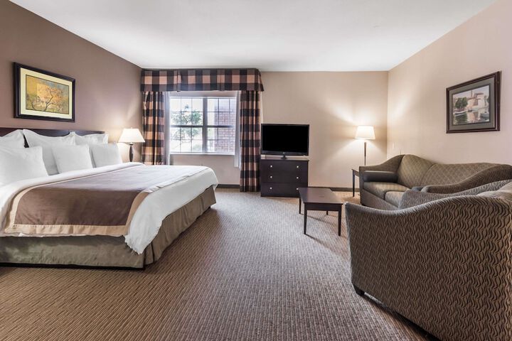 Mainstay Suites Addison - thumb 7