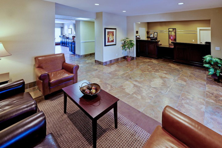 Mainstay Suites Addison - thumb 5