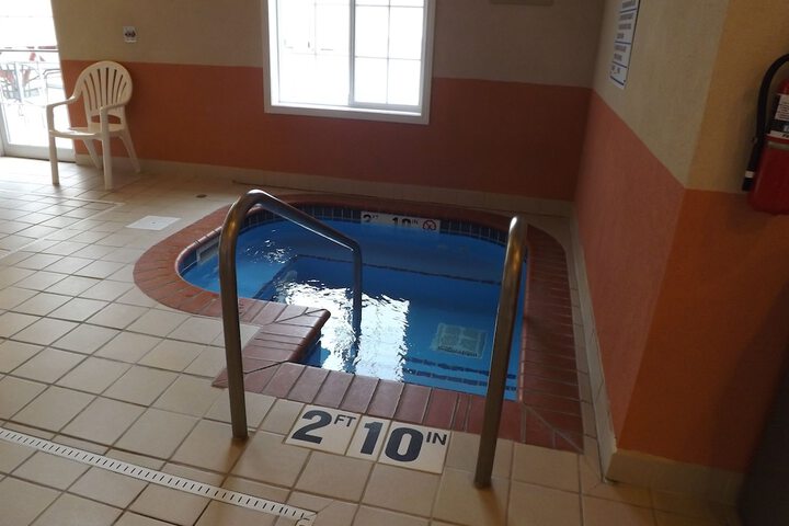 GrandStay Residential Suites - Madison East - thumb 3