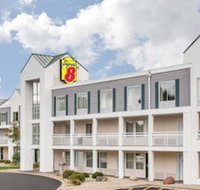 Super 8 by Wyndham Madison East - Accommodation Los Angeles