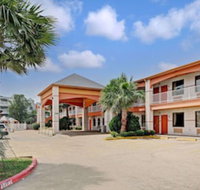 Super 8 by Wyndham Galveston - Accommodation Los Angeles