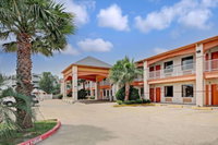 Super 8 by Wyndham Galveston