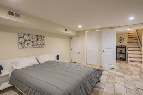 Beautiful 2 Bedroom Graduate Hospital Back Patio - thumb 1