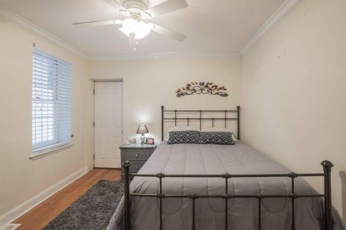 Beautiful 2 Bedroom Graduate Hospital Back Patio - thumb 3