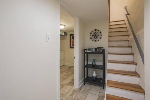 Beautiful 2 Bedroom Graduate Hospital Back Patio - thumb 4