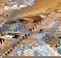 Restoration Pines - Accommodation Los Angeles