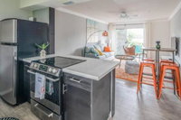 Cozy 1BR near Fashion Square Mall by WanderJaunt