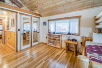 5 Bed 3 Bath Vacation home in Shaver Lake