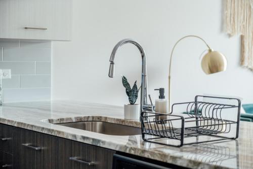 Convenient Condo Near OHare & Midway Airport OAK7 - thumb 5