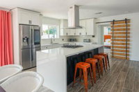 Spacious 4BR Near Old Town by WanderJaunt