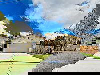 New Listing Brand new Hideaway Near Lakeside Fun 4 Bedroom Home