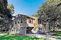 New Listing Wooded Retreat W / Firepit Near Beach Home