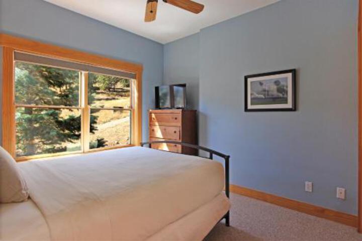 Thunder Mountain S8 Condo - thumb 0