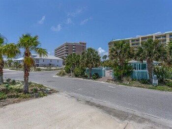 Sea La Vie By Meyer Vacation Rentals - thumb 4