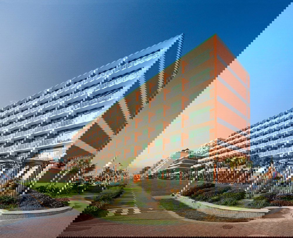 Holiday Inn & Suites Virginia Beach North Beach, An IHG Hotel - thumb 1