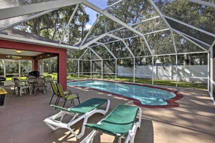 Daytona Pool Home NASCAR & Turkey Run Great Rates! - thumb 4