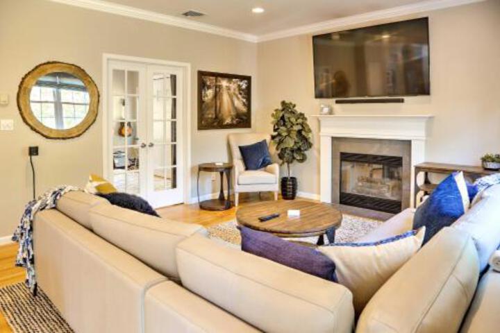 Colonial Style Warwick Retreat 1 Hour To NYC! - thumb 7