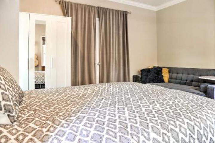 Colonial Style Warwick Retreat 1 Hour To NYC! - thumb 6