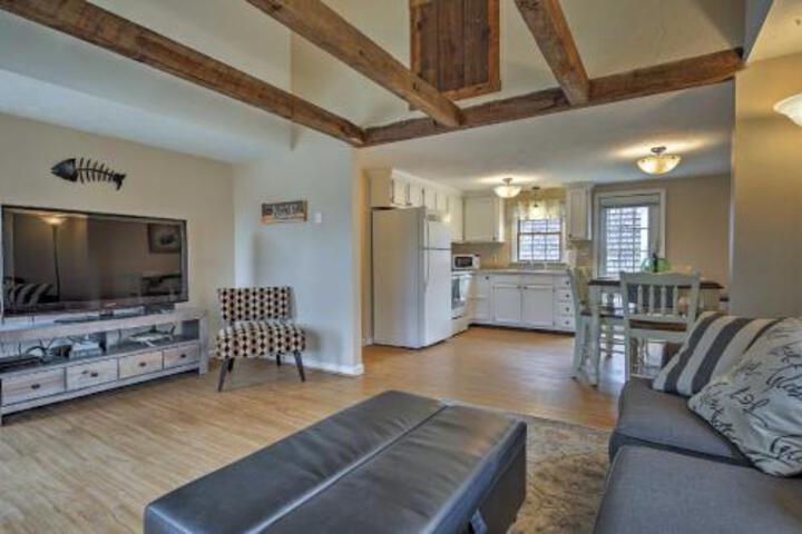 South Yarmouth Cottage Walk To Seaview Beach! - thumb 1