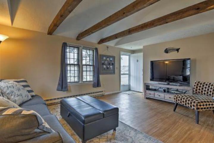 South Yarmouth Cottage Walk To Seaview Beach! - thumb 6