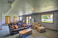 NEW Riverfront Nine Mile Falls House w / 3 Docks