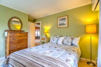 Rocky Point Home w / 2 Decks Overlooking the Water