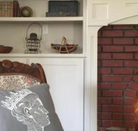 Historic Albion Mountain Cottage on Quiet Street - Accommodation Los Angeles