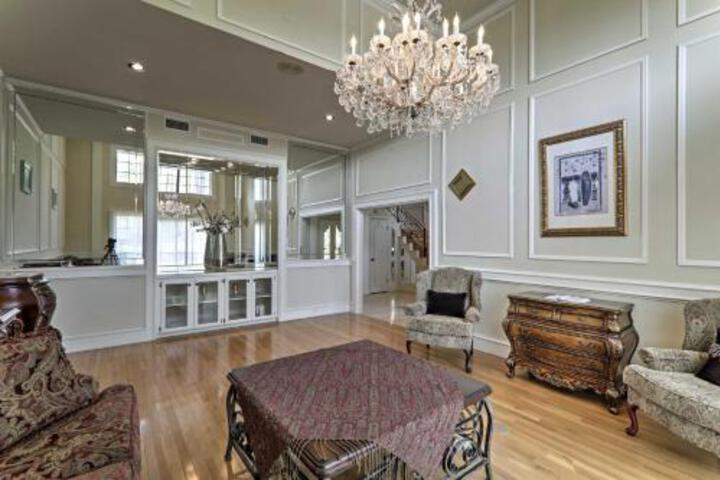 Lakefront Harlingen Home W / Pool Dock & Pool Table - thumb 5