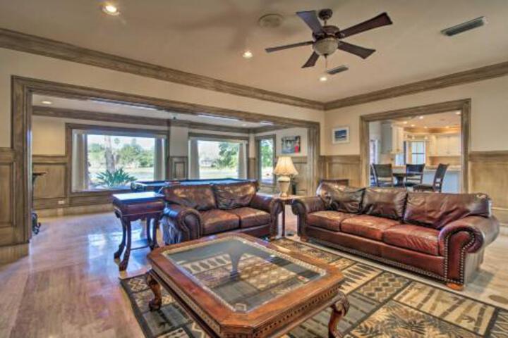 Lakefront Harlingen Home W / Pool Dock & Pool Table - thumb 0