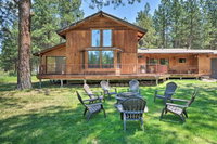 Chiloquin Home w / Fire Pit  Deck by Crater Lake