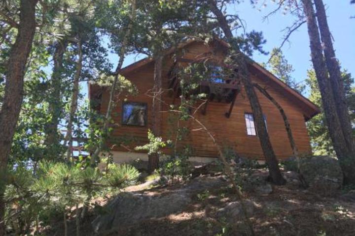 5 Acre Allenspark Cabin W / Rocky Mntn Views & Pond - thumb 2