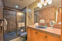 Navarre Townhome w / Deck  Pool Walk to the Beach