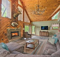 3 Acre Benezette Cabin with Hot Tub Grill & Mtn View - Accommodation Los Angeles