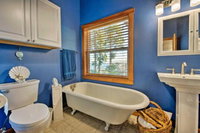 Waterfront Kingston House w / Deck  Private Beach