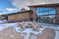 Upscale Condo Walk to Ski Shuttle / Sundance Films