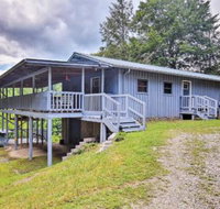 Private Pet Friendly Castlewood Cabin with Pond Views - Accommodation Los Angeles