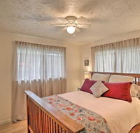 Trinity River Retreat w / Saltwater Pool  Fire Pit - Accommodation Los Angeles