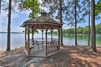 Condo on Lake Keowee with Resort Amenities Pool