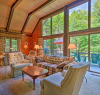 Thirteenth Lake Chalet with Deck Walk to Water - Accommodation Los Angeles