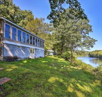 Beach Lake Cabin on Delaware River with Sunroom - Accommodation Los Angeles