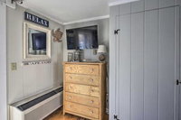 Cute Dennis Port Studio w / Pool Walk to Beach