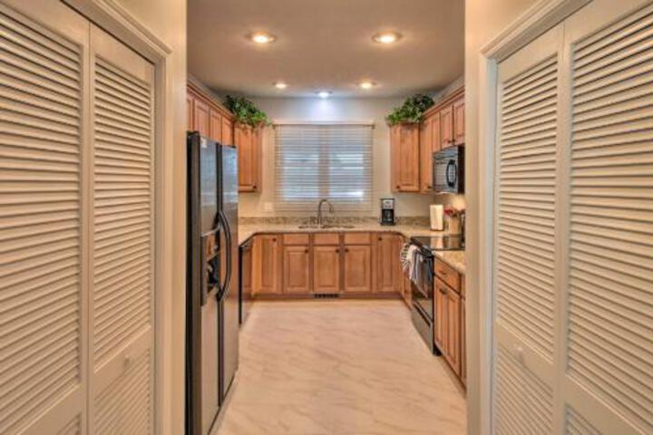 Lake Keowee Condo With Pool & Golf Course Access - thumb 5