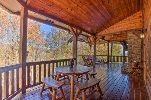 Year Round Mountain Views Hideaway W / Hot Tub - thumb 4